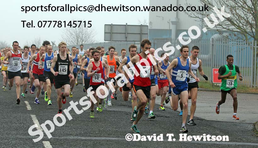 Start of the Wallsend Harriers Terry O'Gara Memorial Road Race. Photo: David T. Hewitson/Sports for All Pics